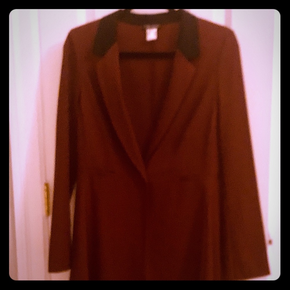 J Peterman one button burgandy with black collar